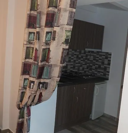 House Roula Gæstehus 3*