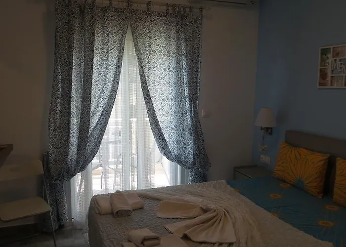 招待所 House Roula 3*