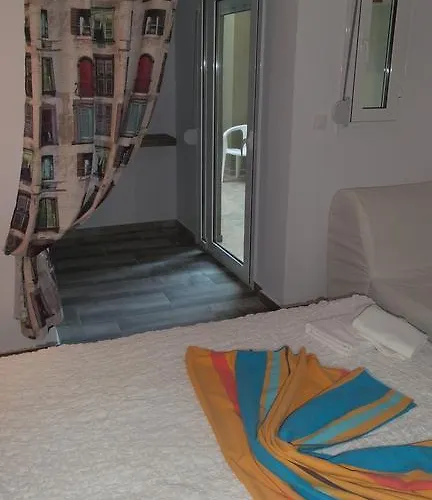 House Roula Neos Marmaras