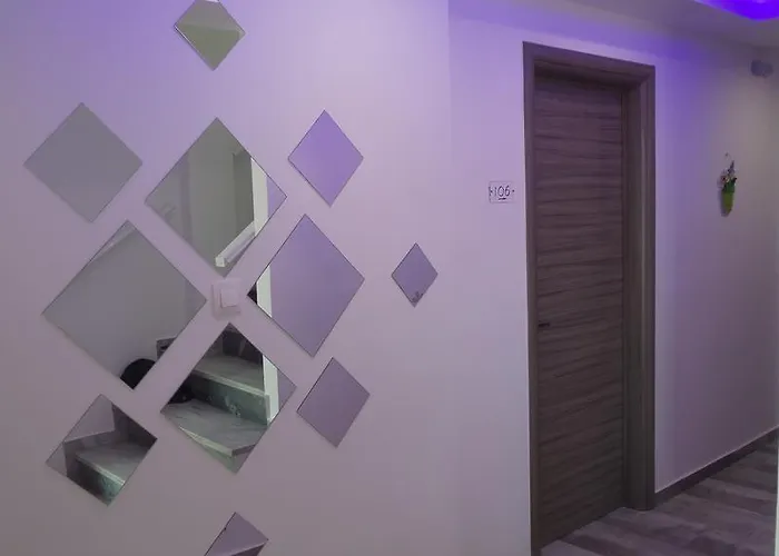 招待所 House Roula