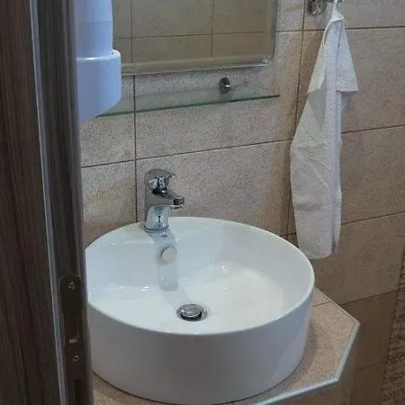 Pensión House Roula 3*